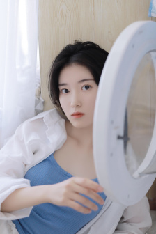 美女扒开尿口让男人桶进